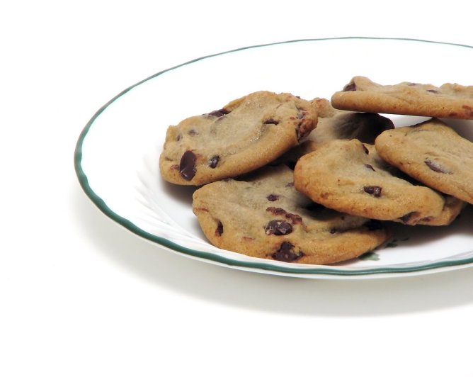 8224-chocolate-chip-cookies-on-a-plate-pv